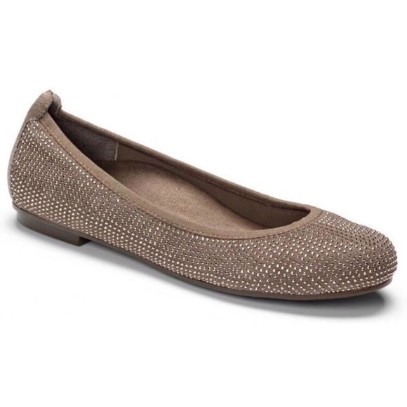 Vionic Shoes - {✨ MAKE OFFER ✨ VIONIC} NWOB SPARK WILLOW TAUPE ORTHO FLA…